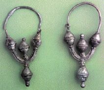 Maticane-earings (9th-11th c)